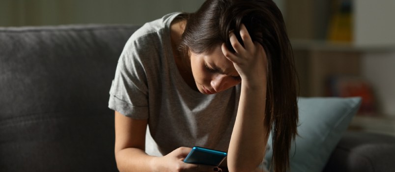 Chatting online is cheating and harmful for the victim