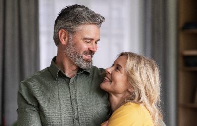 7 Midlife Crisis Signs & How They Can Affect Relationships