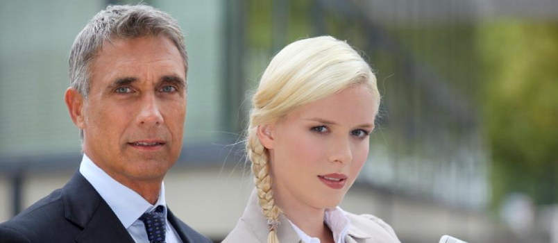 What is mature dating? What is mature dating?