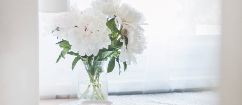 A flower vase A flower vase