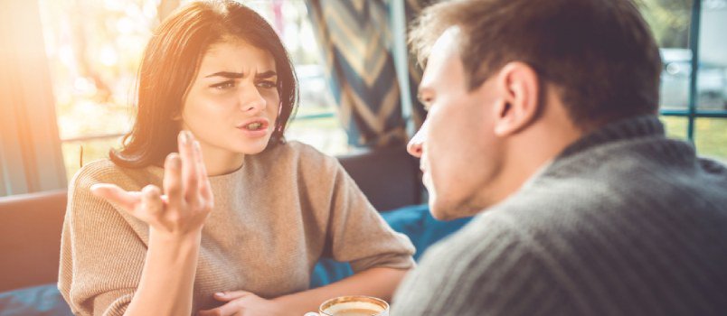 woman gaslighting the man