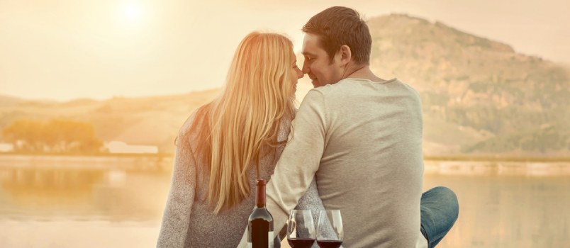 Romantic Actions for Him – 8 Ways to Romance Your Man