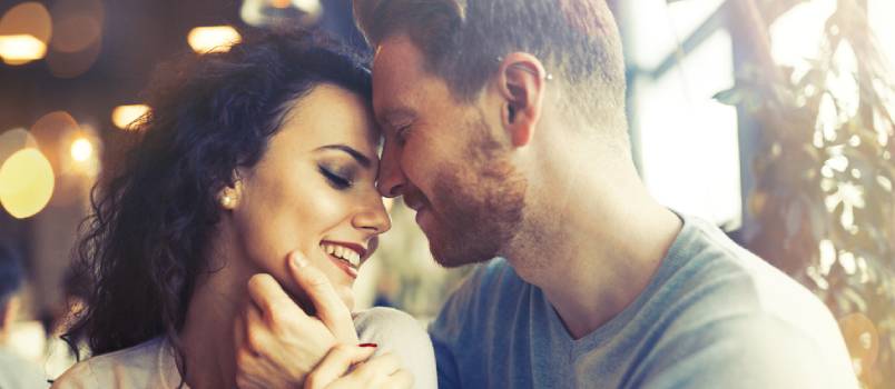 The Key Differences Between Romance and Intimacy