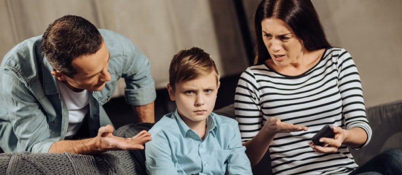 parents discussing lersonal pronlems with child