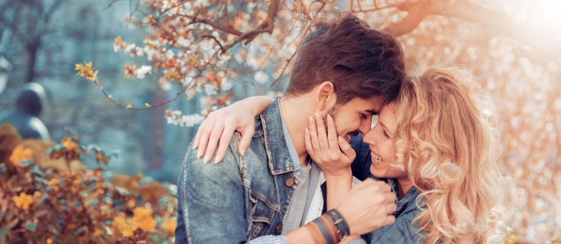 Couple kissing in the park