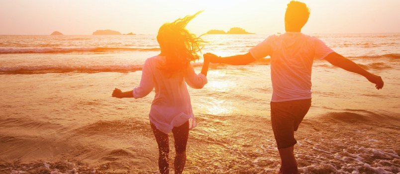 The don’ts of a fulfilling relationship Day-end Sunset View Couple Enjoying Honeymoon Days