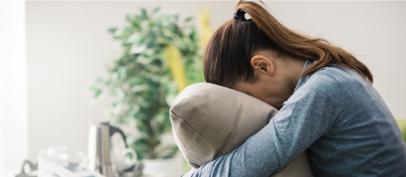 Reduce negative emotions Sad Upset Women Crying Cover Face With Pillow