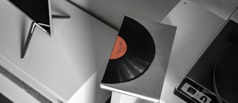 Turned-off Gray Flat Screen Tv With Cd Cassette Player