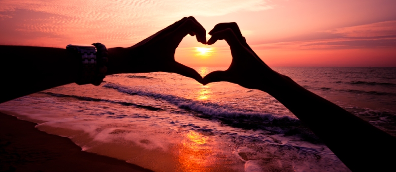 12 Beautiful Symbols of Love From Ancient Times & Their Meanings