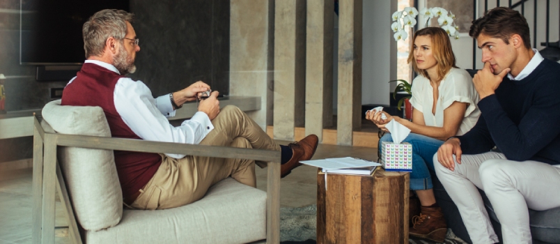 Psychologist Consulting Husband And Wife In Trouble