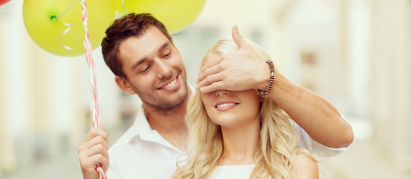 Summer Holidays, Celebration And Dating Concept - Couple With Colorful Balloons In The City