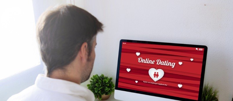 Does Online Dating Work? - Boldsky.com