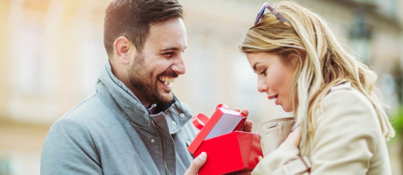 7 Special Gifts to Make Your Better Half Happy