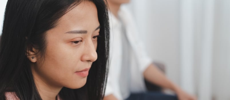 Unhappy Young Asian Couples Quarrel On The Couch, Relationships Are In Trouble