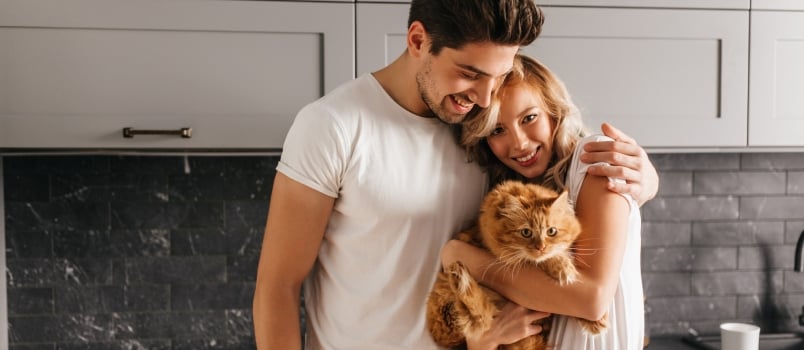 Pretty Young Woman Holding Cat During Family Portrait Shoot Cute Brunette Man Embracing His Wife