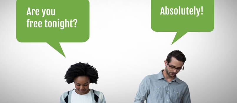 Couple texting about date