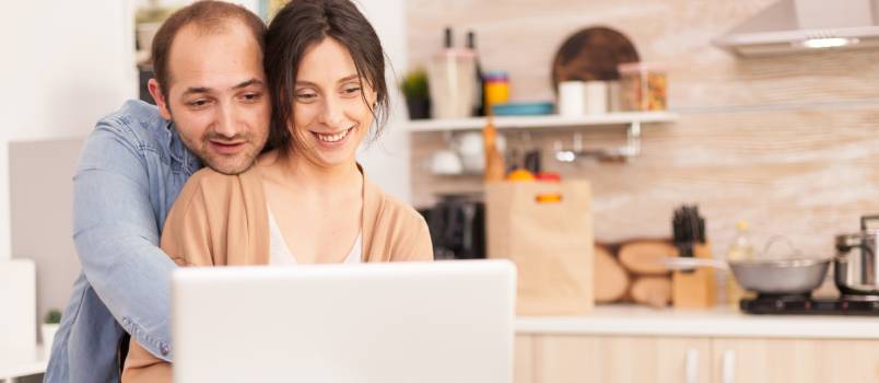 boyfriend hugs girlfriend