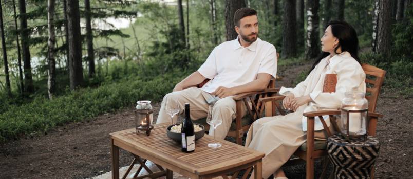 Couple having an conversation