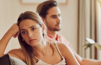 17 Telltale Signs of Rejection in a Relationship & Ways to Cope