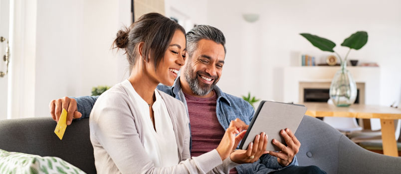 Couple doing shopping online