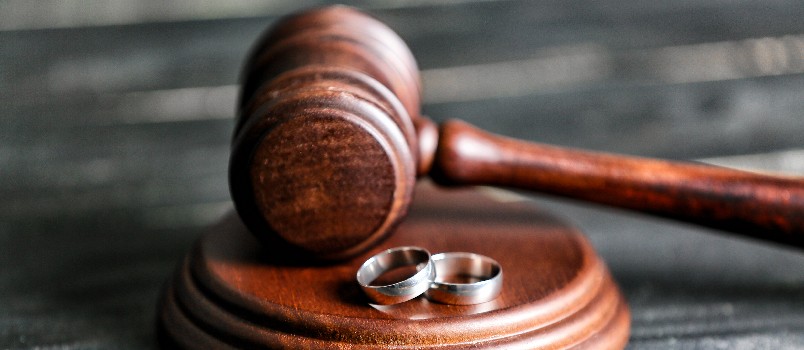 Rings on judge govels