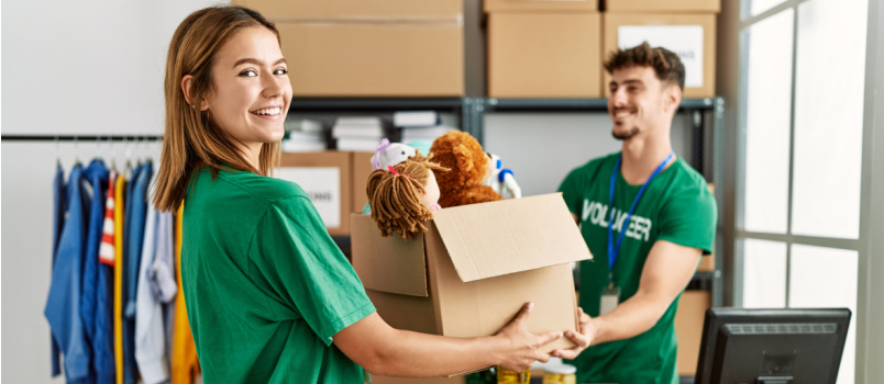 Volunteer smiling couple 