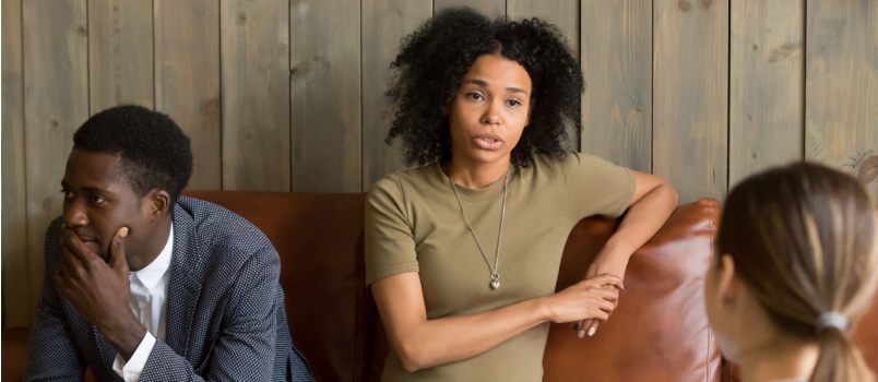 Frustrated wife talking to psychologist