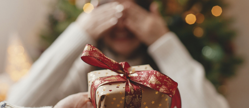 37 Platinum Anniversary Gift Ideas for Your Special Day