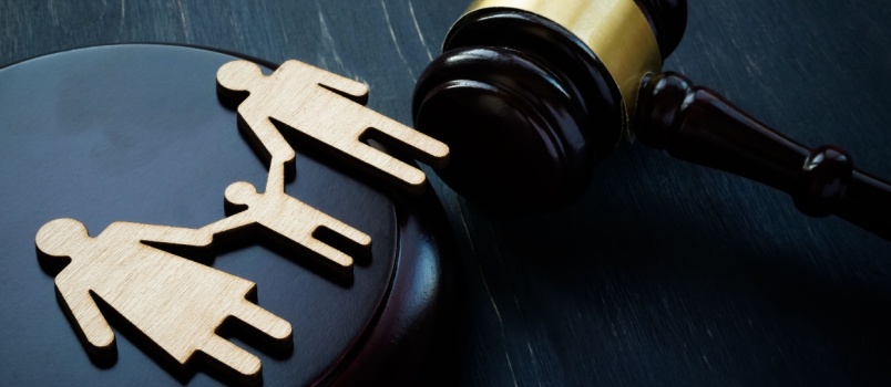 Family courting law hammer