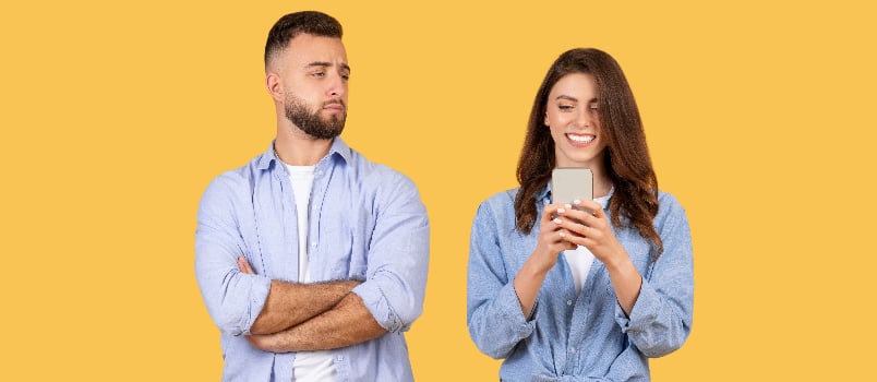 Man annoyed by his girlfriend being involved in her phone too much