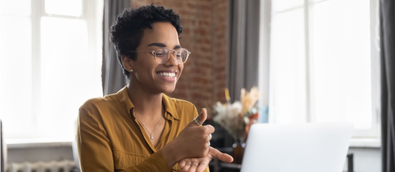 American therapist wearing glasses giving theraphy