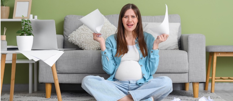 Pregnant business woman