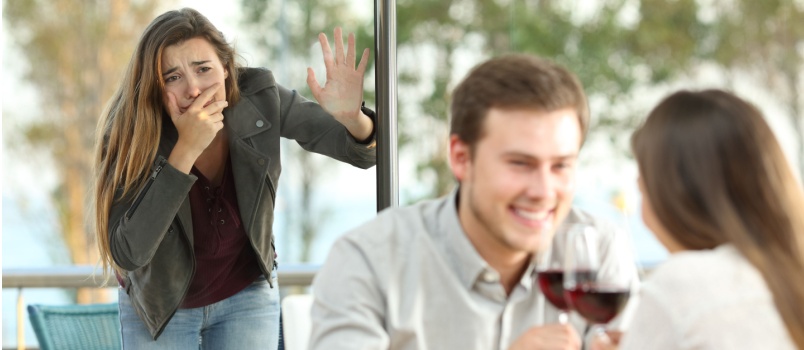 Girlfriend looking at his man cheating