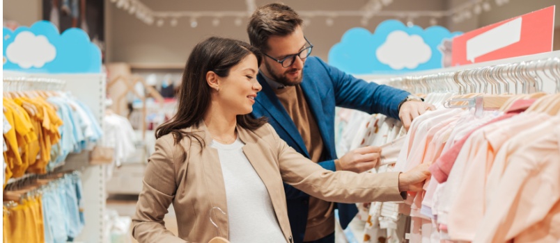 Couple doing shopping