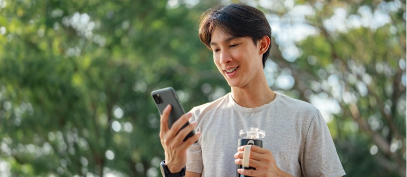 Man holding smartphone