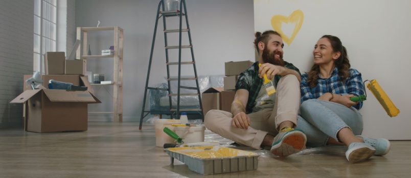 couple painting together