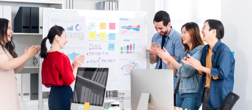 Boss appreciating team work