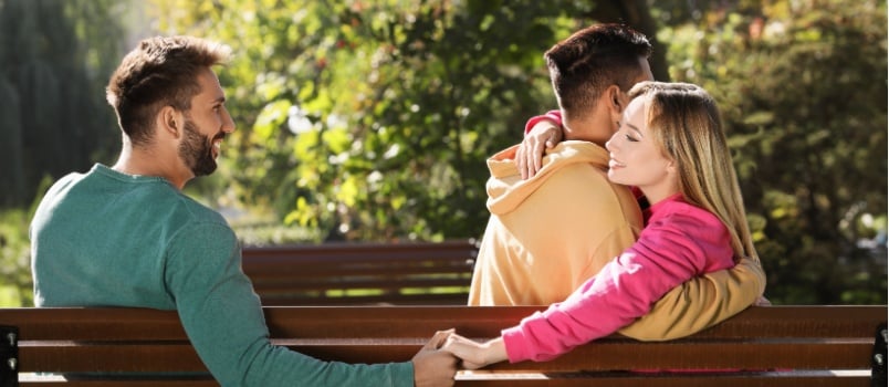 Woman cheating on her boyfriend