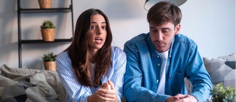 Couple havimng serious discussion