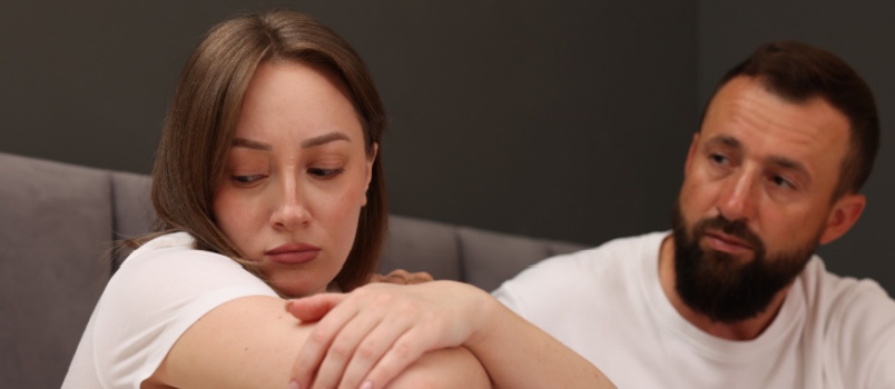 4 Stages of Stockholm Syndrome: Signs, Meaning & Treatment