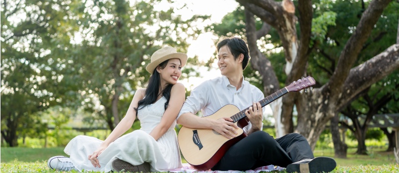 Young couple out for a picnic