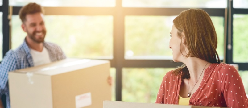 couple moving to new house