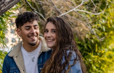 What Is Aquarius Woman and Pisces Man Compatibility? 7 Facts