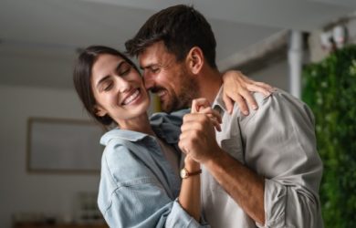 7 Facts About a Gemini Woman and Libra Man Compatibility