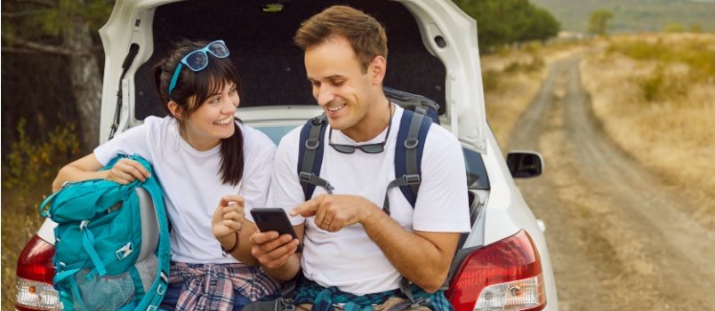 couple planning trip