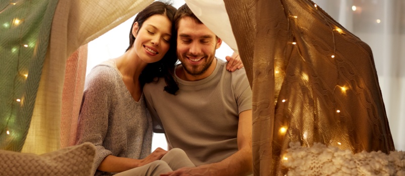 jeune couple amoureux
