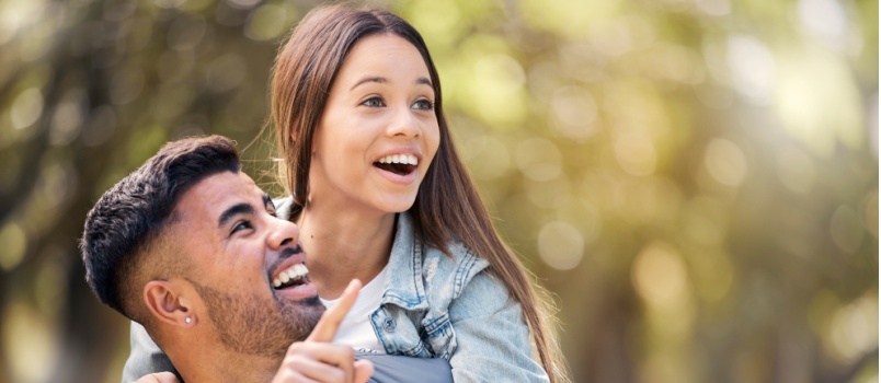 couple enjoying in city