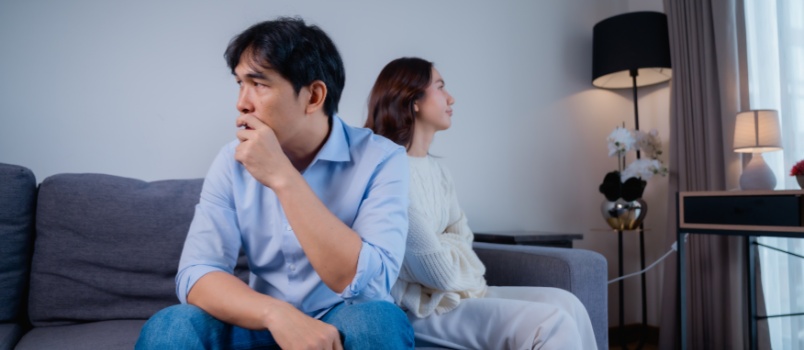 Jeune couple ayant des conflits