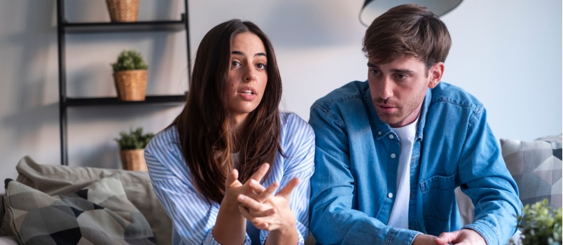 pareja que tiene conflictos