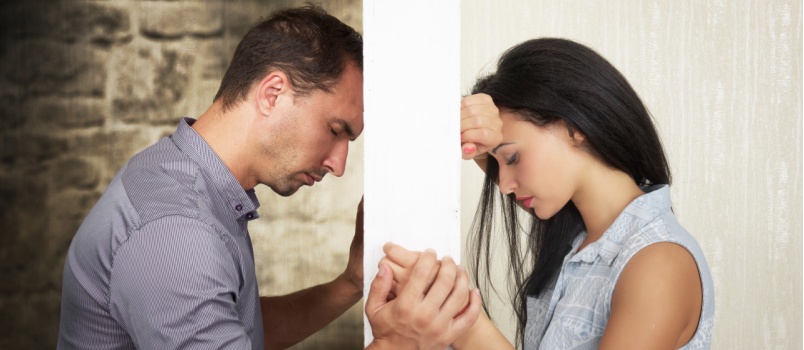 pareja que tiene conflictos